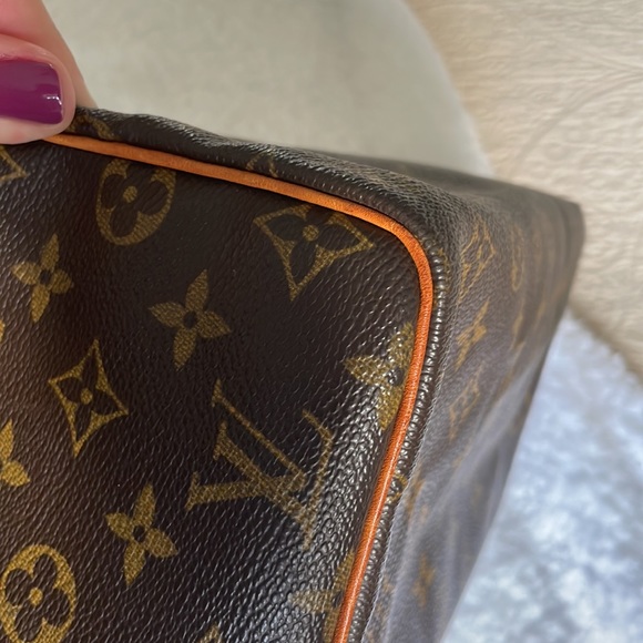 Authentic Louis Vuitton Speedy 30 - Picture 9 of 16